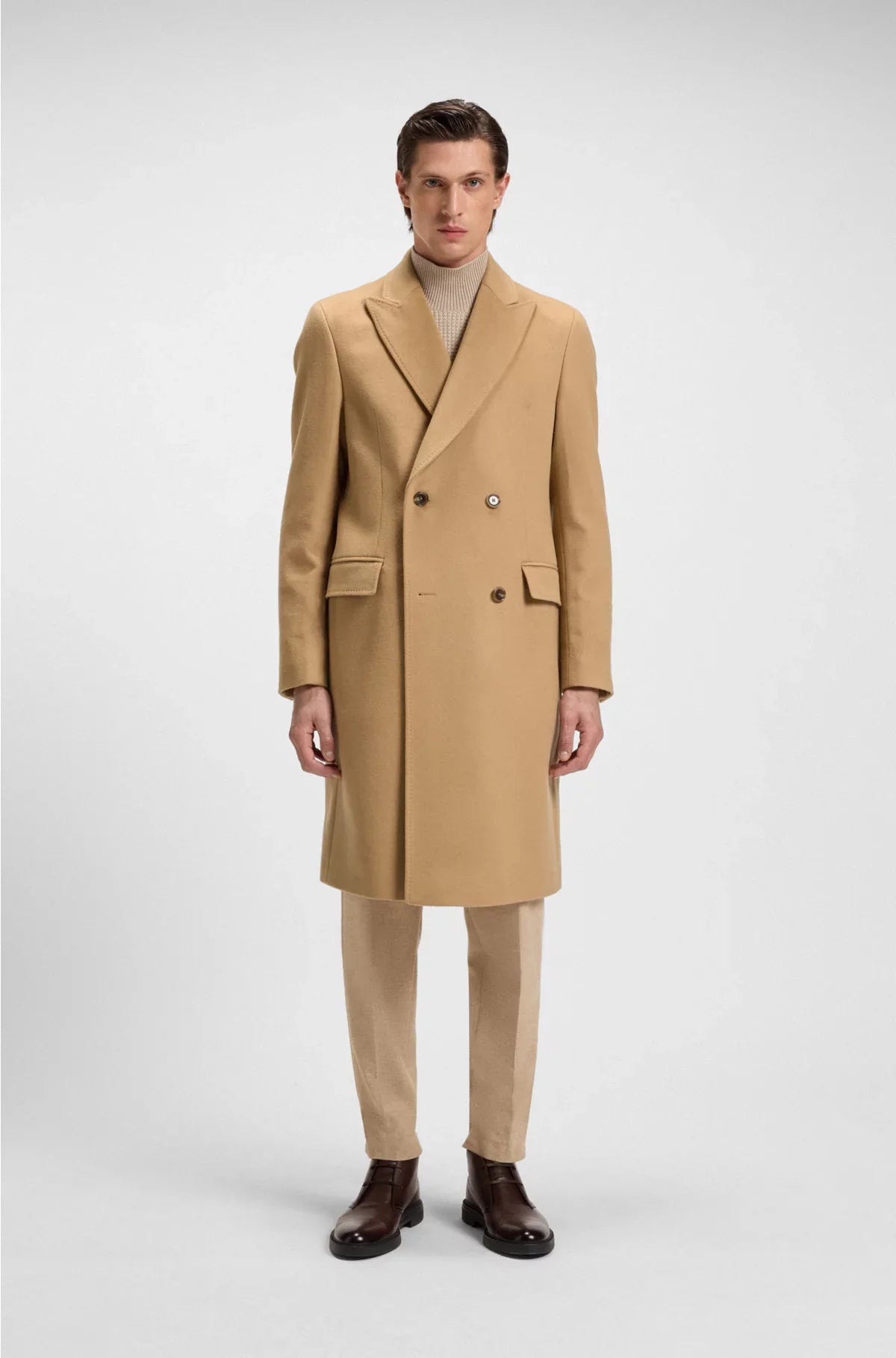 DOUBLE-BREASTED COAT IN VIRGIN WOOL AND CASHMERE